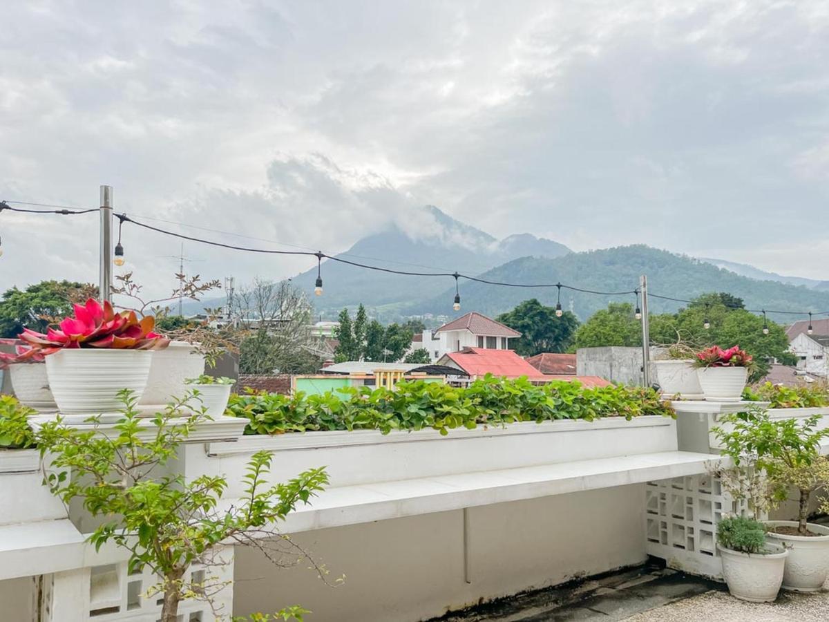Sakura Guest House By The Lavana Batu  Exterior foto